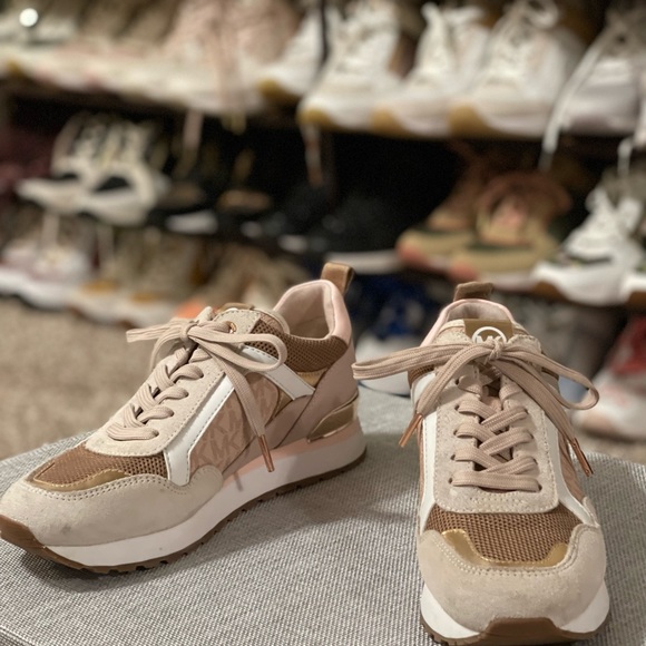 Michael Kors shoes - Picture 1 of 4